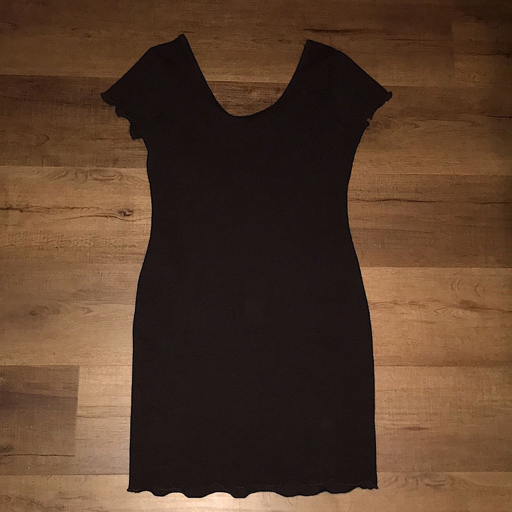 Short black body con dress